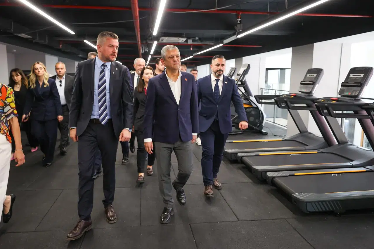 Buca’da eğitim ve spor yatırımlarına CHP Lideri Özel’den inceleme