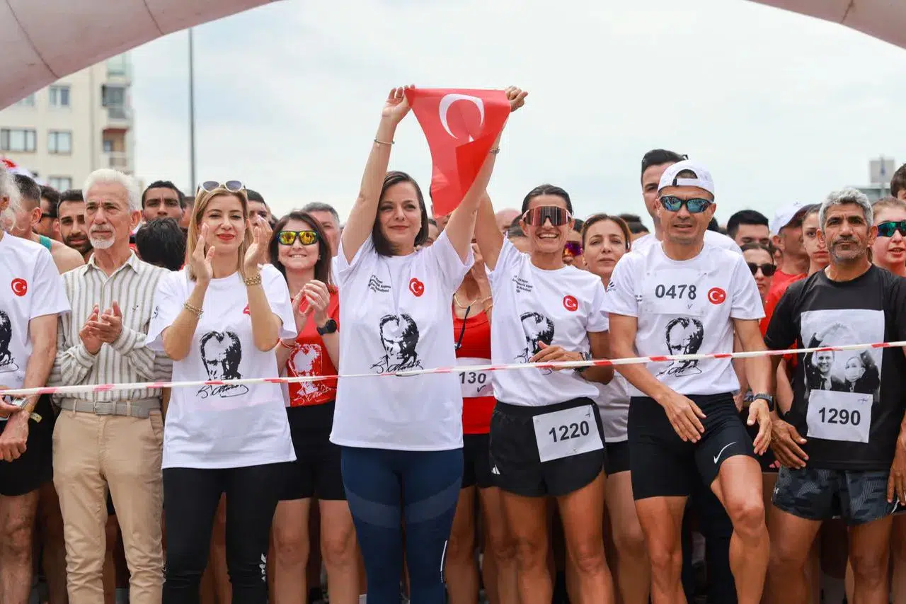 Karabağlar'da Ata’ya Saygı Koşusu Düzenlendi!