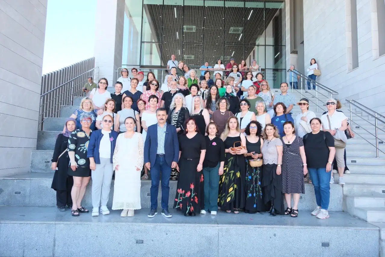 Dikili’de sanat rüzgarı: Kadının eli sanata değdi