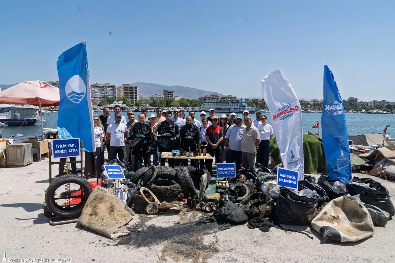Araba lastiği, masa, sandalye de çıktı klozet kapağı da