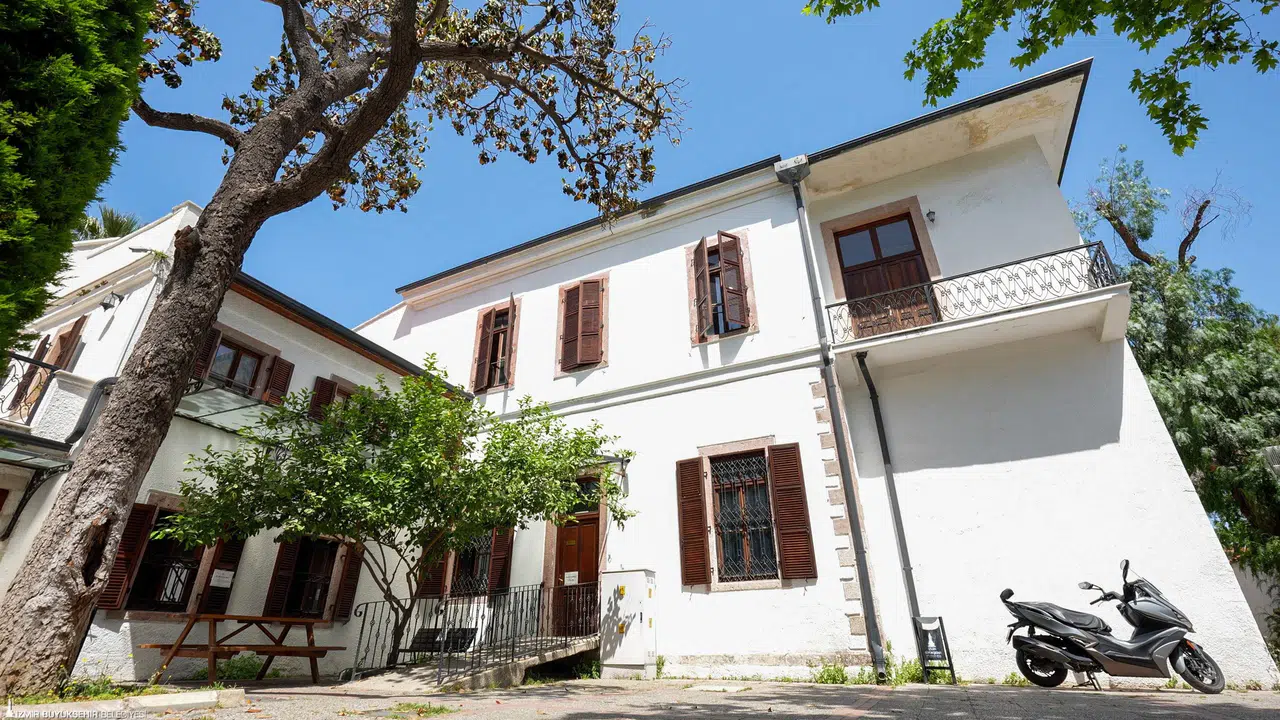 Tarihi yapıya özenli dokunuş: Kent Kütüphanesi yenilendi
