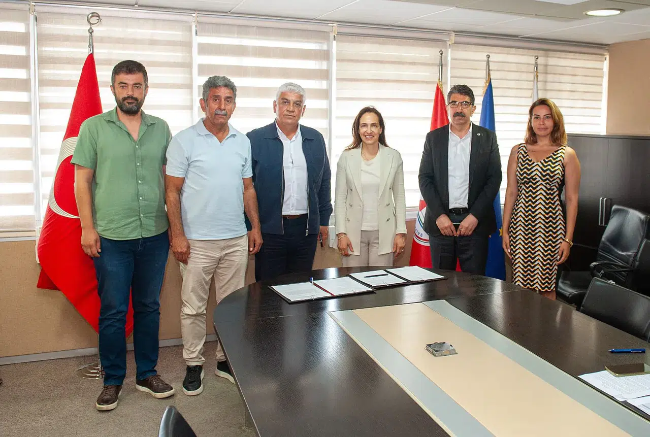 Karşıyaka’da Toplu İş Sözleşmesi’ne imzalar atıldı