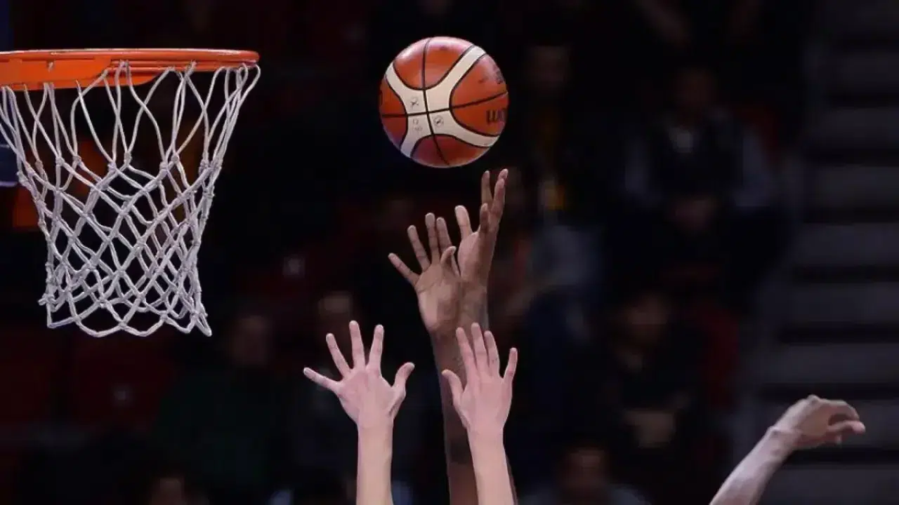 Türkiye U17 Basketbol Milli Takımı, Sırbistan'a yenilerek finale yükselme şansını kaybetti