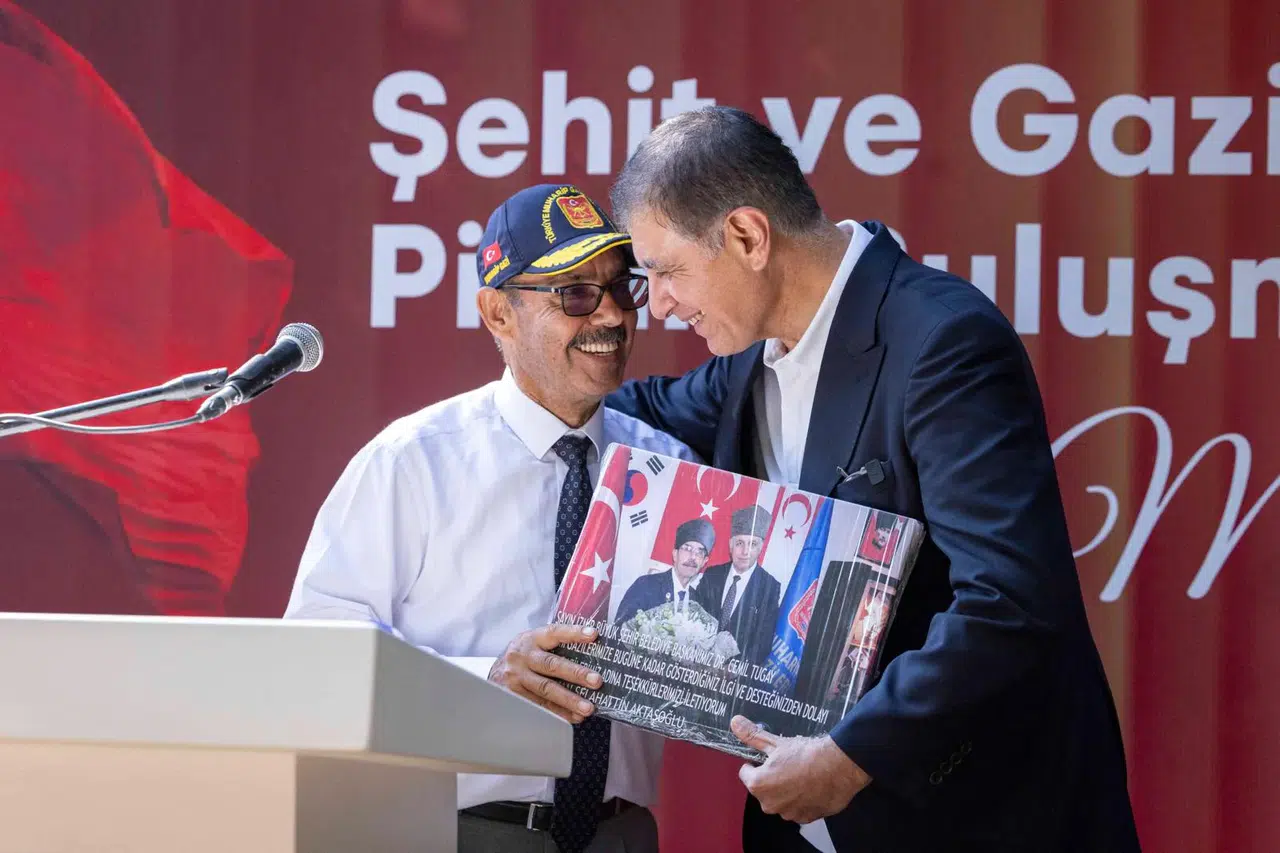 Başkan Tugay'dan duygusal buluşma: Bir gazi çocuğu olarak yanınızdayım