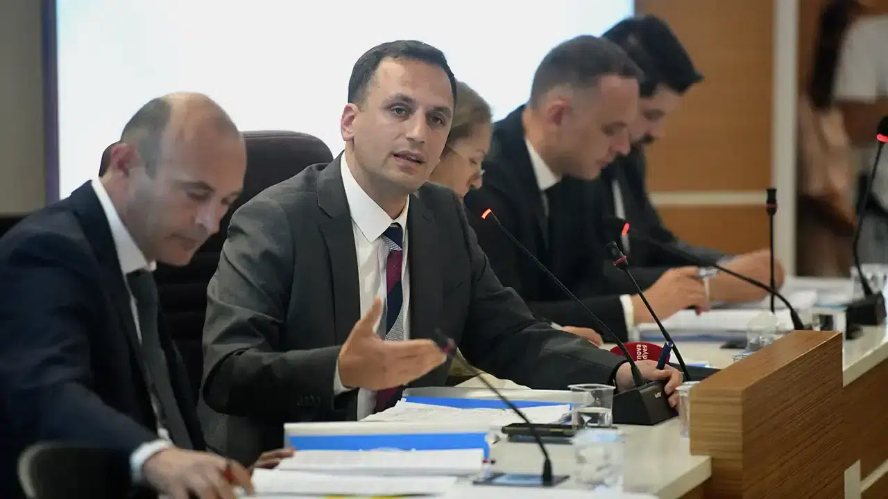 En başarılı büyükşehir ilçe belediye başkanları açıklandı: İzmir'den bir isim de listede!