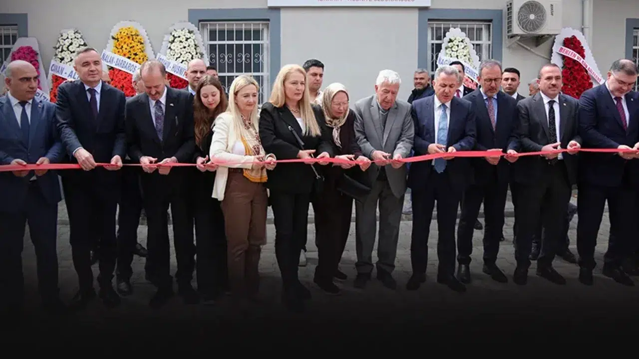 Kemalpaşa'da sağlık seferberliği: Özdurakoğlu ailesinden iki ilçeye dev yatırım