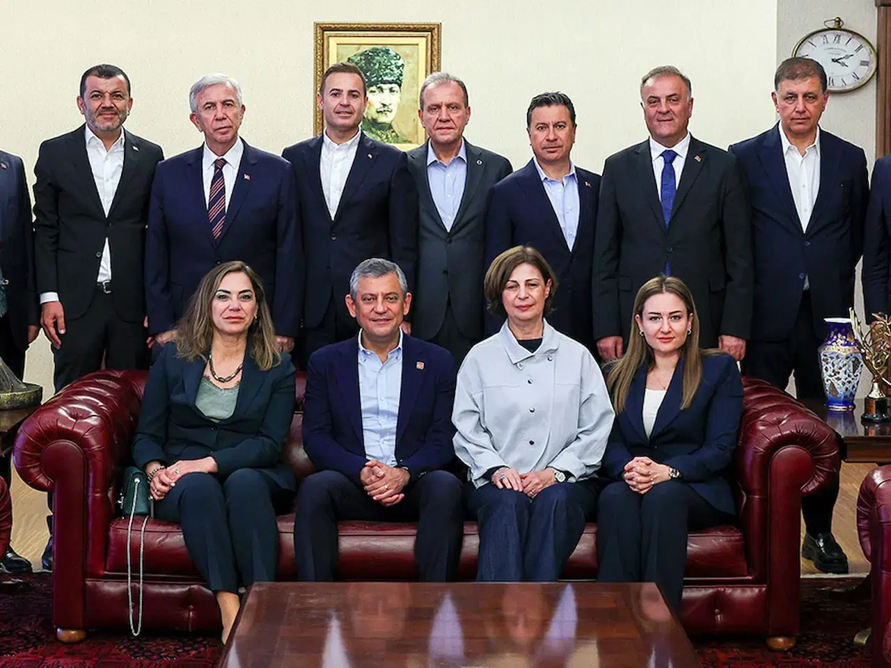 CHP'li başkanlardan ortak çağrı: Olağanüstü kurultay için 45 günlük takvim belirlendi