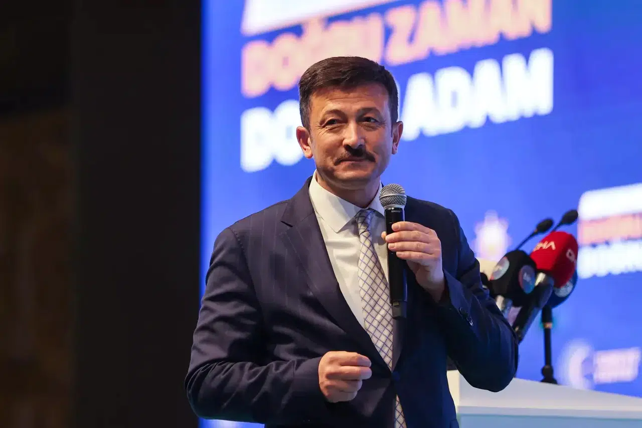 Hamza Dağ’dan Cemil Tugay’a sert çıkış: Parti üyeliğini değil, koltuğu bırakın