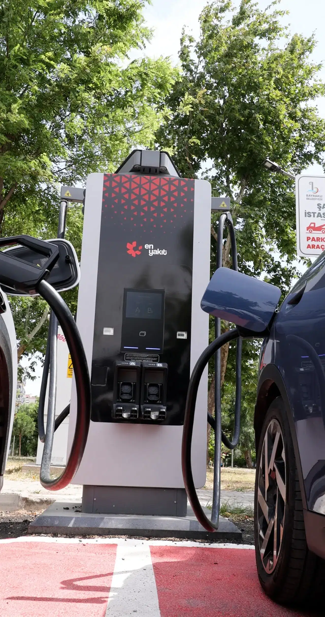 Bayraklı’da elektrikli araç devrimi: 10 noktada şarj dönemi başladı