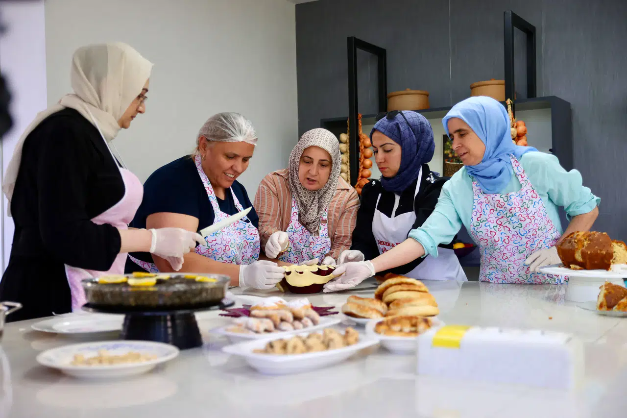 Buca’da mutfak önlükleri kariyer için bağlandı: Kadınlar geleceği pişiriyor