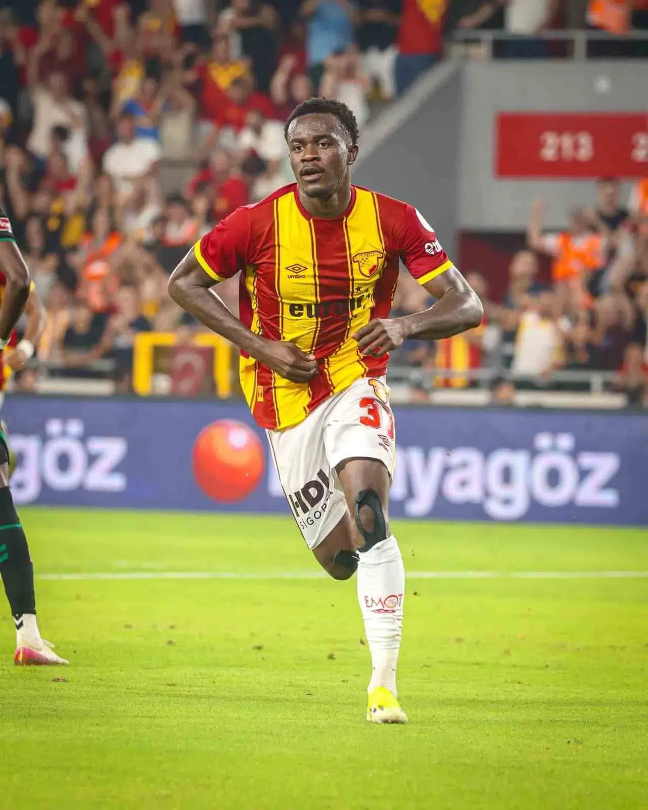 Göztepe'de Anthony Dennis bilmecesi: Premier Lig ekibi kesenin ağzını açtı