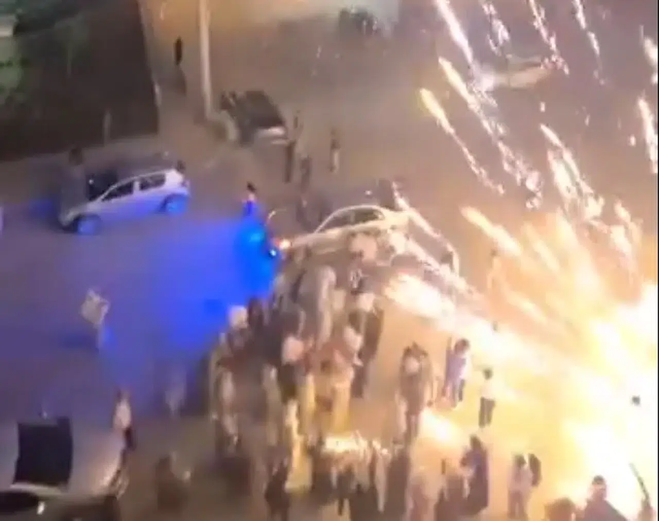 Bornova'da kutlama faciaya dönüşüyordu: Havai fişekler davetlilerin ortasında infilak etti