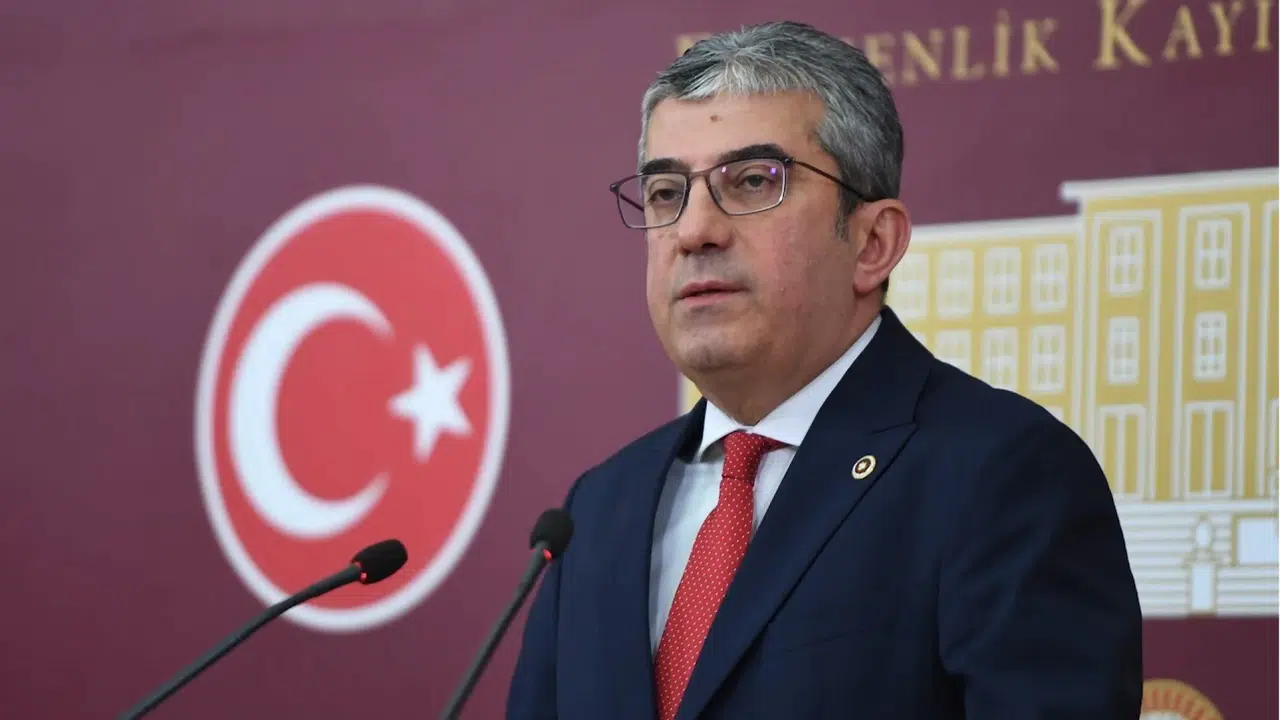CHP'de Gökhan Günaydın kararı: Meclis'teki koltuğuna geri oturdu