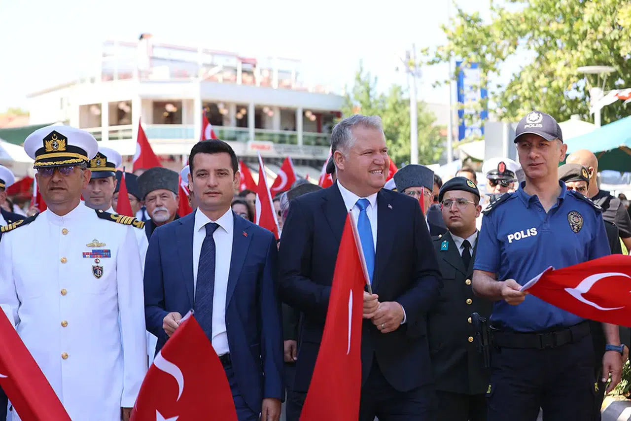 Urla'da tarihi gün: Atatürk’ün ilçeye ayak basışının 100. yılı büyük bir coşkuyla kutlandı