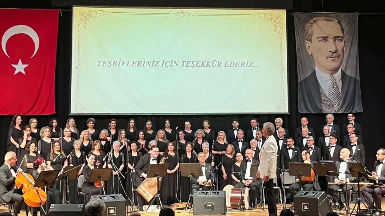 Ege’nin Sesi 33 Yıllık Gelenekle Yankılandı: Türk Müziğinde Unutulmaz Gece