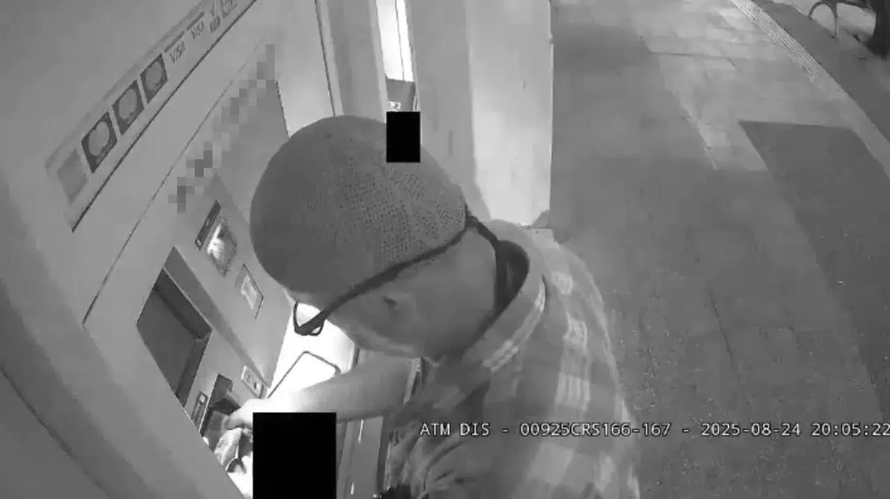 Emekli vatandaşın ATM mağduriyeti: 7 bin lirayı saniyeler içinde cebine attı