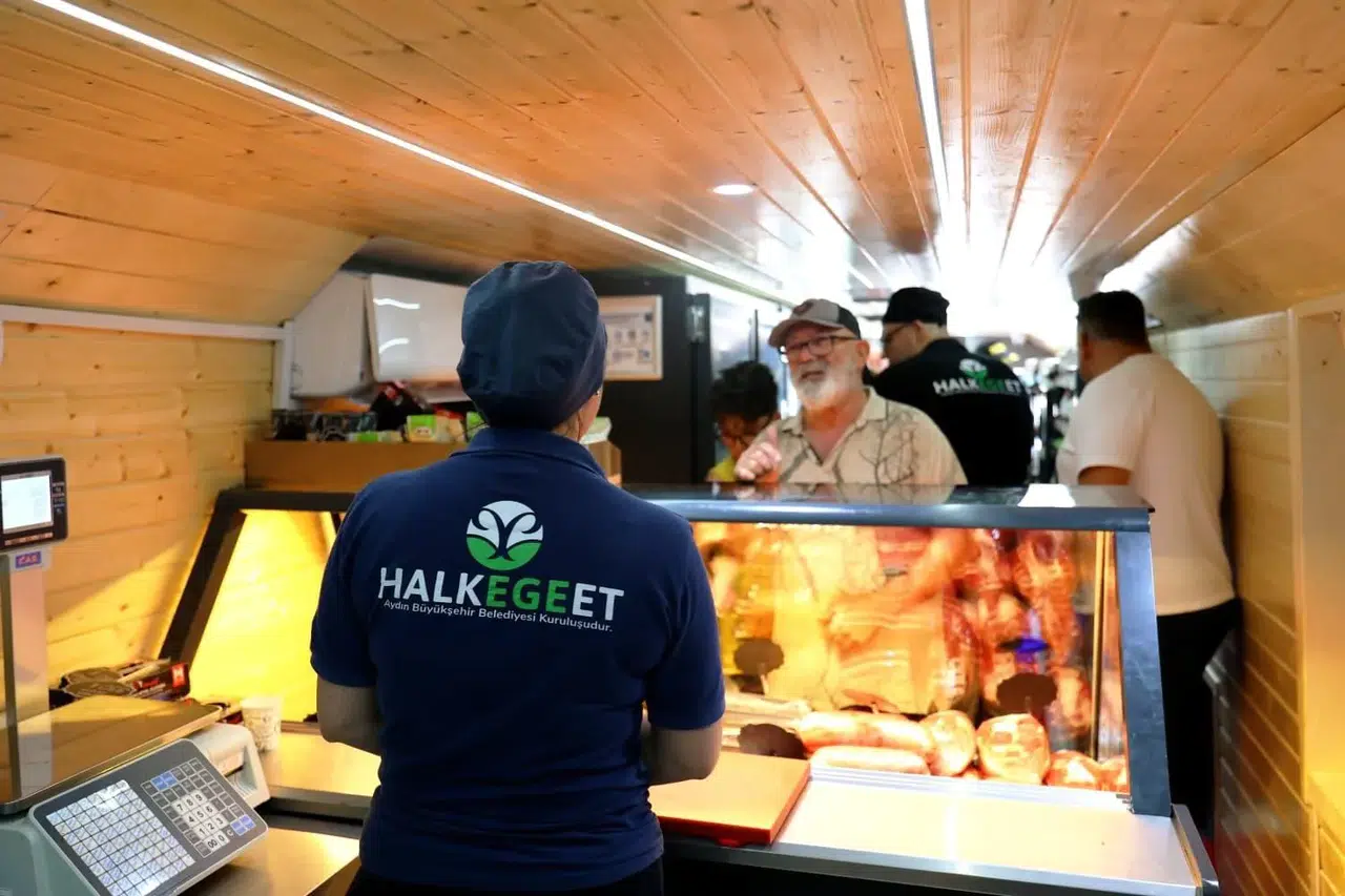 Didim Akbük’te mutfakların yüzü güldü: Mobil Halk Ege Et’e büyük ilgi