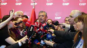 Özgür Özel'den yargı kararına rest: Tanımıyoruz, çözüm kurultayda