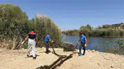 Aliağa’da sulara kurulan gizli tuzağı ekipler fark etti: 50 metrelik ağ imha edildi