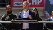 CHP’de rüşvet iddiası yargıya taşındı: Özgür Özel ve beş milletvekili için dosya Ankara’ya gönderildi