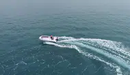 İzmir'de feci olay! Su alan teknede mahsur kaldılar