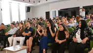 Manisa'da sanat rüzgarı: Kursiyerler hünerlerini sahnede sergiledi