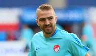 Türk futbolunun hırçın sol beki noktayı koydu: Caner Erkin veda etti