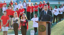 Buca’da yüzlerce kişi “Atam İzindeyiz” yazdı