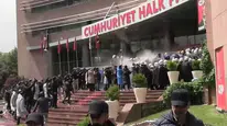 Ankara’da hareketli saatler: CHP Genel Merkezi’nde barikatlı nöbet