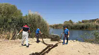 Aliağa’da sulara kurulan gizli tuzağı ekipler fark etti: 50 metrelik ağ imha edildi