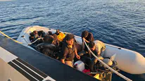 Seferihisar açıklarında umuda yolculuk yarıda kaldı: 20 kişi yakalandı