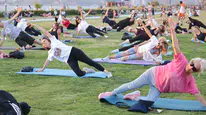 İzmir'in kalbinde spor şöleni: Kordon'da gün batımı eşliğinde hareketli saatler