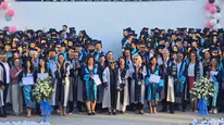 Ege Üniversitesi Edebiyat Fakültesi’nde kep atma heyecanı: Genç bilim insanları mezun oldu