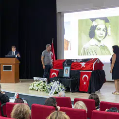 Başkan Tugay’dan hocası Emel Tümbay’a duygusal veda