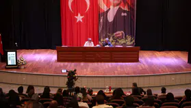 ŞAİR VE YAZAR ALİ AYÇİL DEÜ’LÜ ÖĞRENCİLERLE BULUŞTU