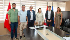 Karşıyaka’da Toplu İş Sözleşmesi’ne imzalar atıldı