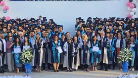 Ege Üniversitesi Edebiyat Fakültesi’nde kep atma heyecanı: Genç bilim insanları mezun oldu