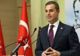 CHP'de kurultay çatlağı: Ahmet Akın imza atmadan masadan kalktı