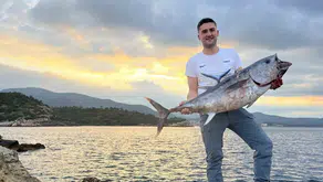 İzmir'de oltaya takılan devasa sürpriz: Mavi Yüzgeçli Orkinos ile saatler süren düello