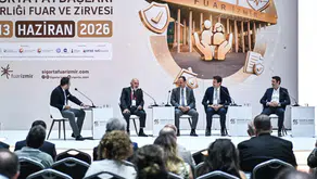 Sigorta İzmir Zirvesi'nde Dijital Dönüşüm ve Sürdürülebilirlik Konuları Ele Alındı