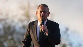 Özgür Özel, Ekrem İmamoğlu'nu ziyaret edip siyasi davalar hakkında konuştuğu Silivri'de önemli açıklamalar yaptı.