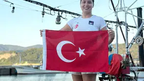 Ege Üniversitesi mezunu milli yüzücü Bengisu Avcı tarihi bir başarıya daha imza attı