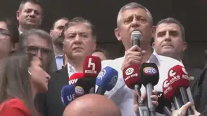 CHP Genel Merkezi'nde gergin saatler: Özgür Özel'den 'sokak' resti ve Meclis yürüyüşü