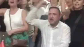 CHP İzmir İl Binasında gece yarısı operasyonu: Koltuk krizi arbedeyle sonuçlandı
