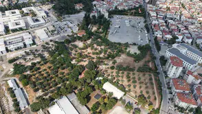 Buca’da betonun yerini doğa alıyor: Aliberti Köşkü yaşayan bir parka dönüşüyor