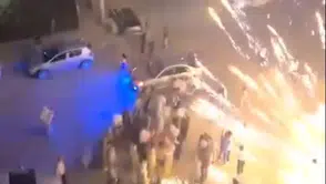 Bornova'da kutlama faciaya dönüşüyordu: Havai fişekler davetlilerin ortasında infilak etti