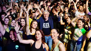 Rektör Prof. Dr. Budak, The Rocktors ile sahne aldı