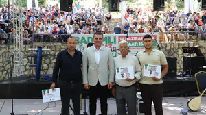 Bademli’de coşku dolu Kiraz ve Meyve Fidanı Festivali