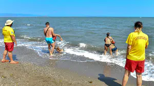İzmir sahillerinde hayat nöbeti