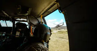 İzmir merkezli FETÖ operasyonunda 6 ilde 18 gözaltı, 6 kişi yurt dışında firar etti